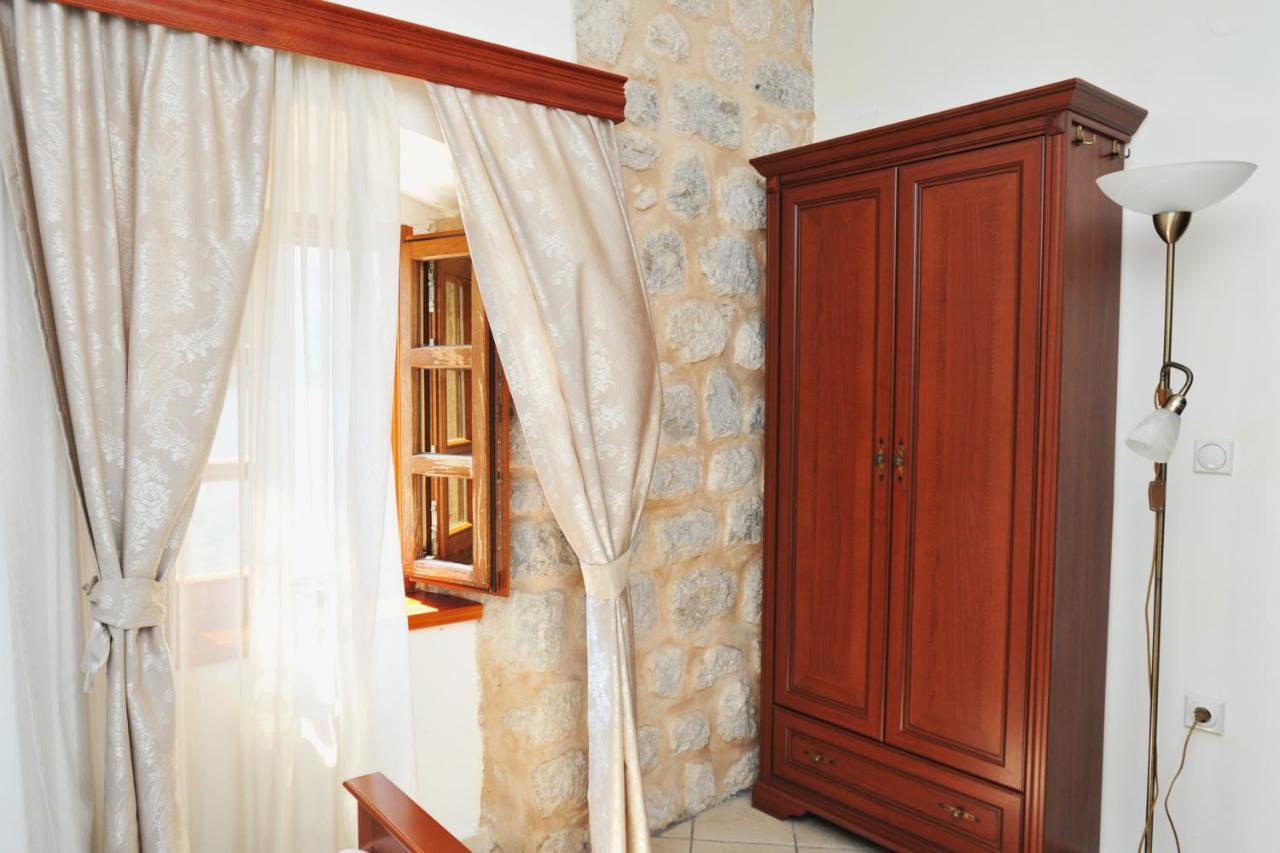Lady Of The Rocks Apartments Perast Exterior foto