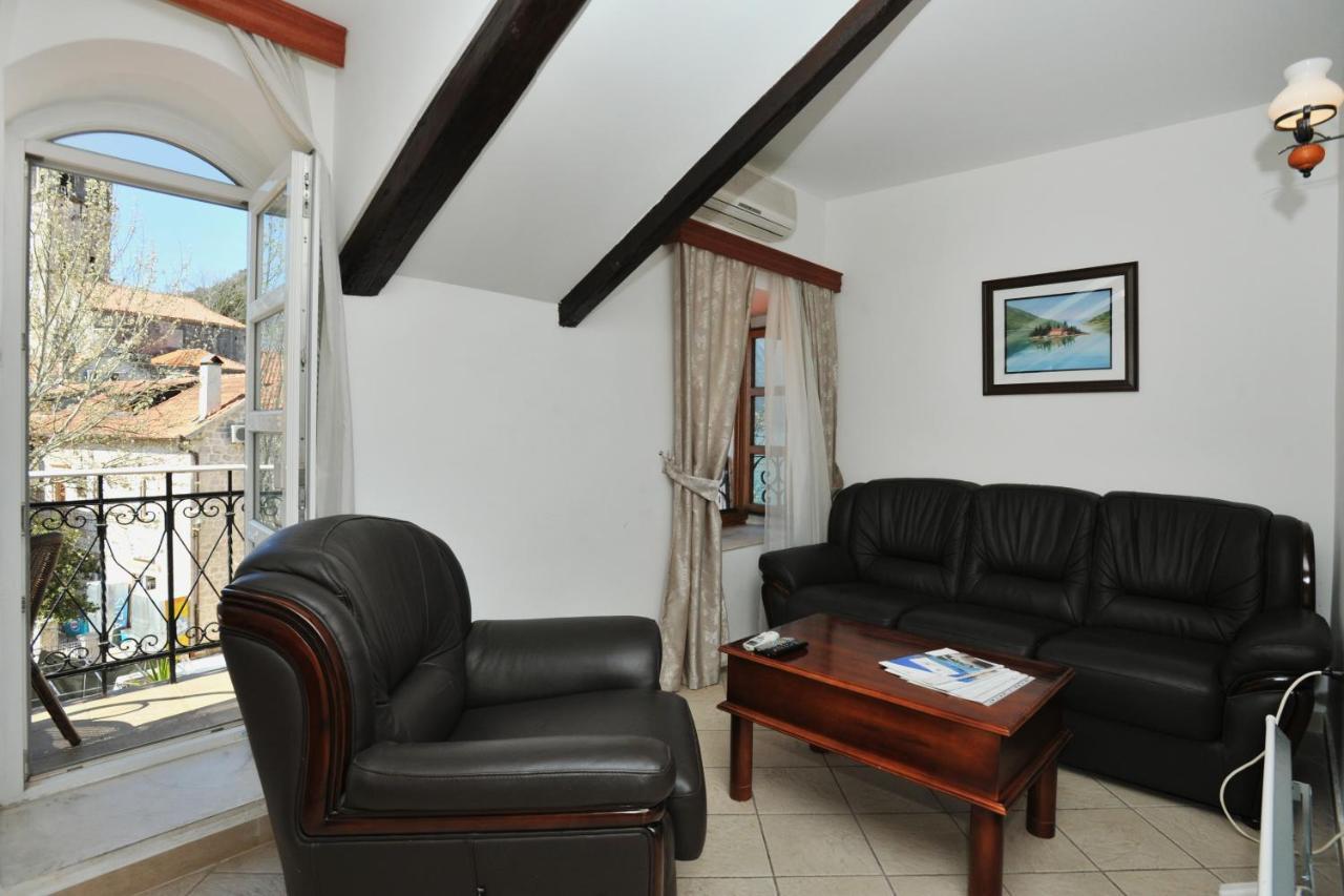 Lady Of The Rocks Apartments Perast Exterior foto