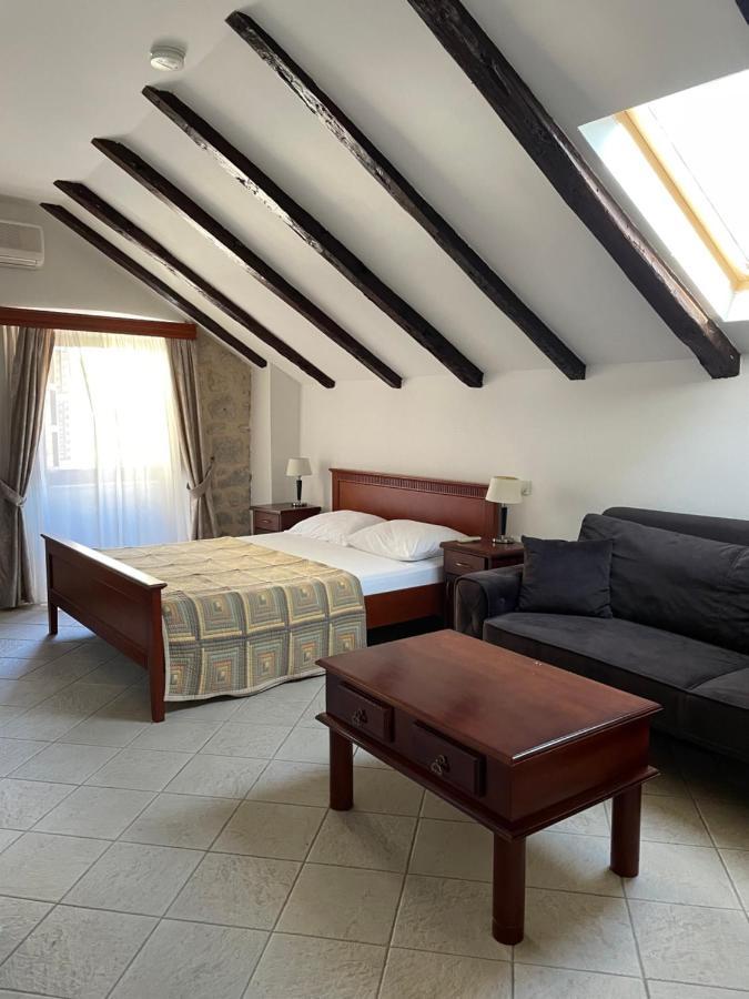 Lady Of The Rocks Apartments Perast Exterior foto